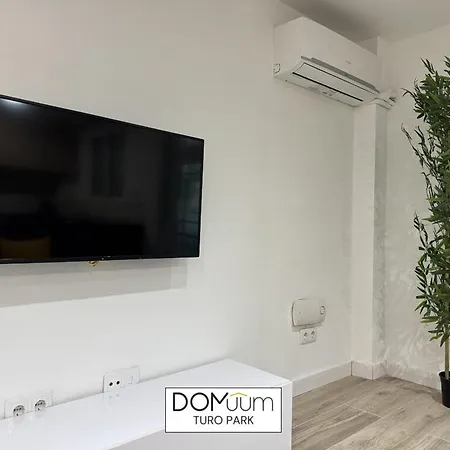 Domuum Holidays - Turo Park 살루